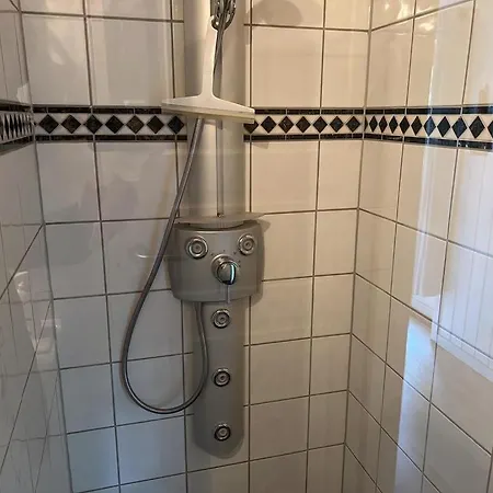 Beautiful In With 4 Bedrooms, Sauna And Wifi *
