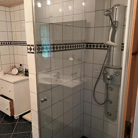 Beautiful In With 4 Bedrooms, Sauna And Wifi